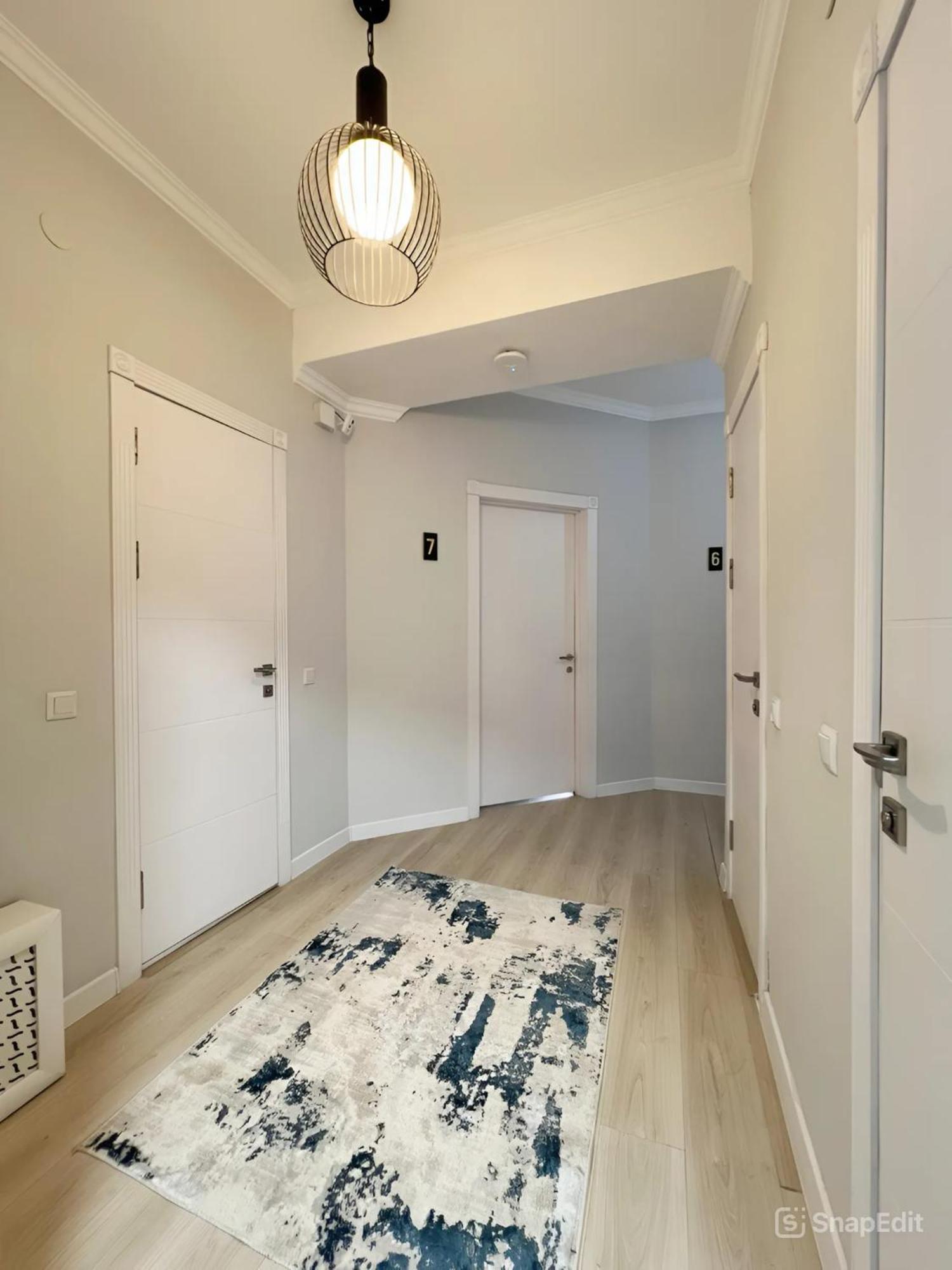 בישקק Compass Hostel מראה חיצוני תמונה